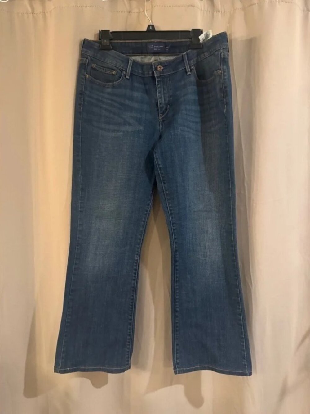 Levi’s Blue Bootcut Jeans with Classic Denim Style